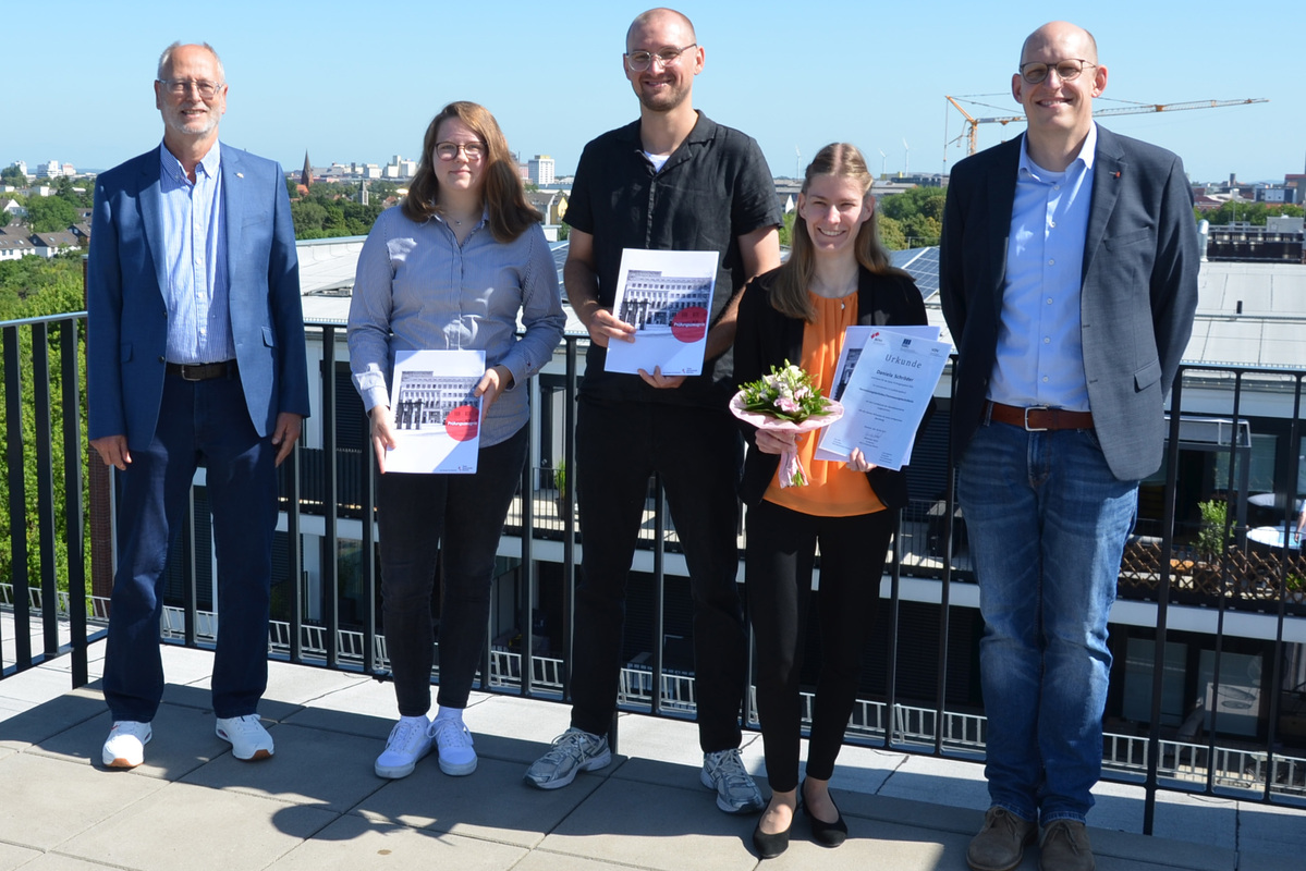 v.l.: Uwe Lindemann (VDV) Jenny Fischer (Vermessungs- und Katasteramt Bremerhaven), Frederik Imm (GeoInformation Bremen), Daniela Schröder (ÖBVI Horst), Sebastian Horst (BDVI)
